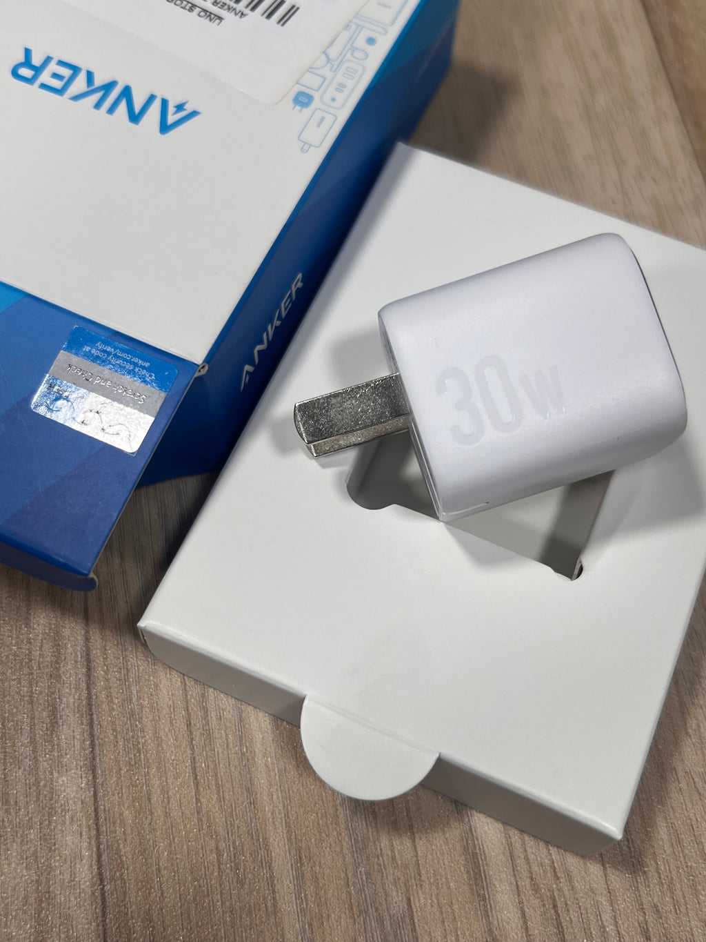 Anker Zolo 30W + Cable Anker 1.5m 240W